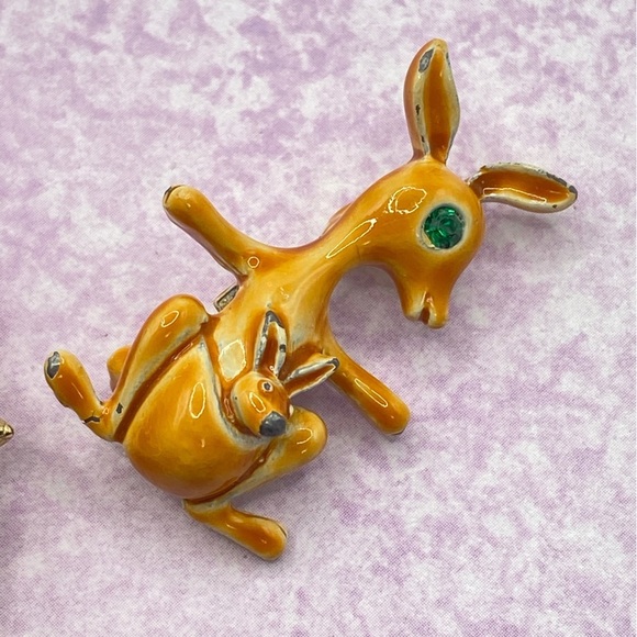 Kangaroo Brooch Pair AVON Vintage Goldtone - Picture 4 of 9